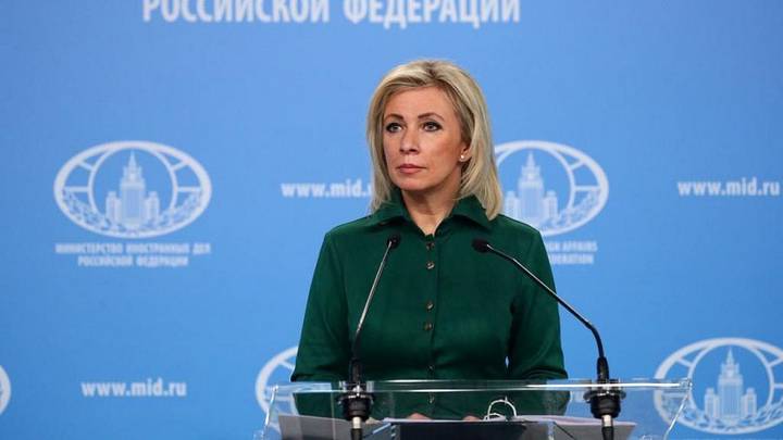 Захарова заявила, что Бербок утратила моральное право говорить о правде и лжи