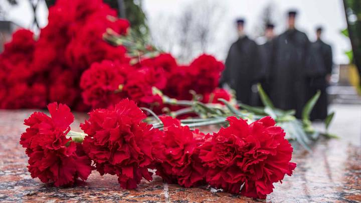 Вандалы изрисовали запрещенной символикой памятник павшим воинам в Истре