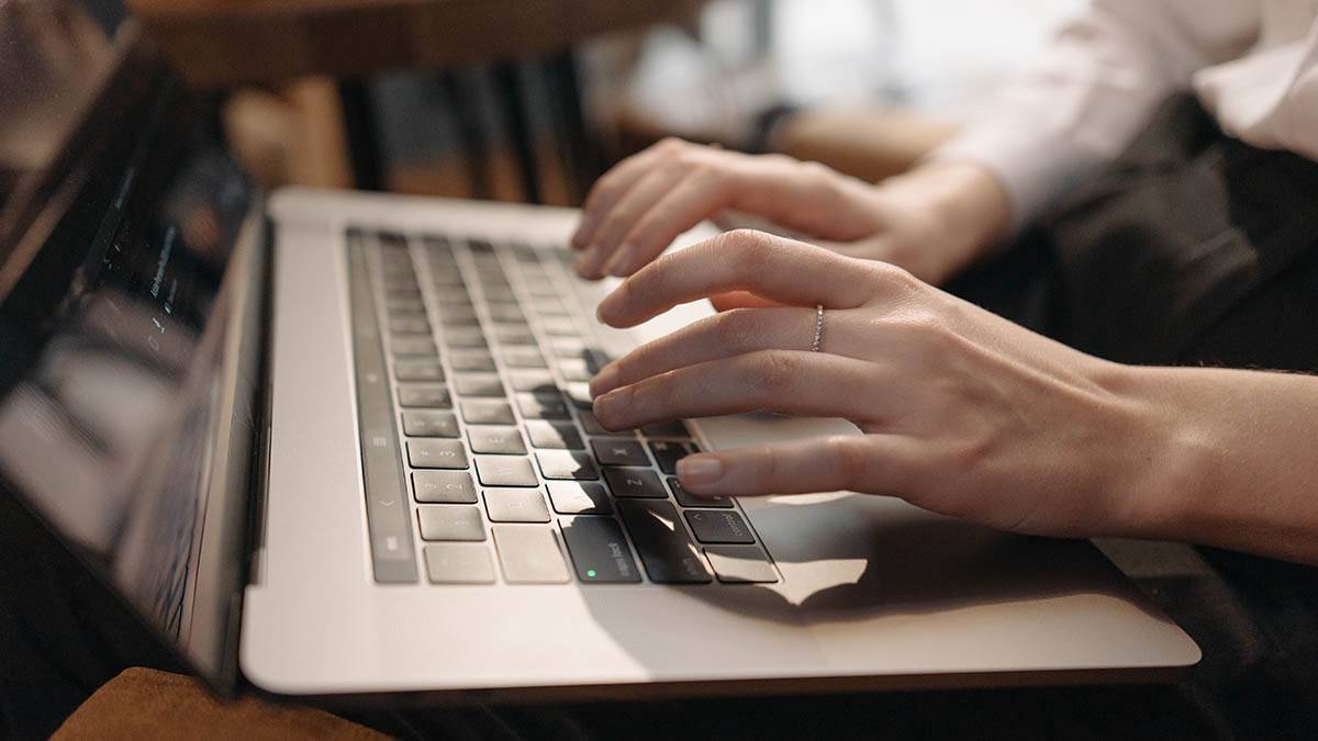 Без кириллицы: как нанести русскую раскладку на клавиатуру ноутбука