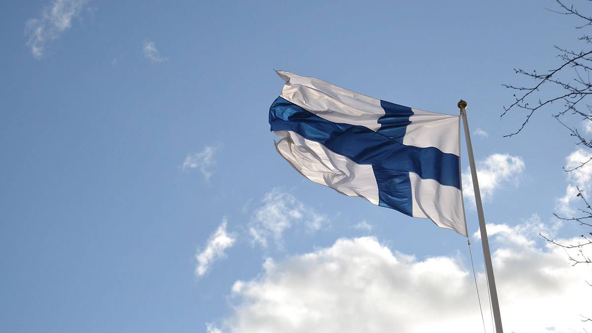 Финляндия открыла движение судов по Сайменскому каналу на границе с РФ