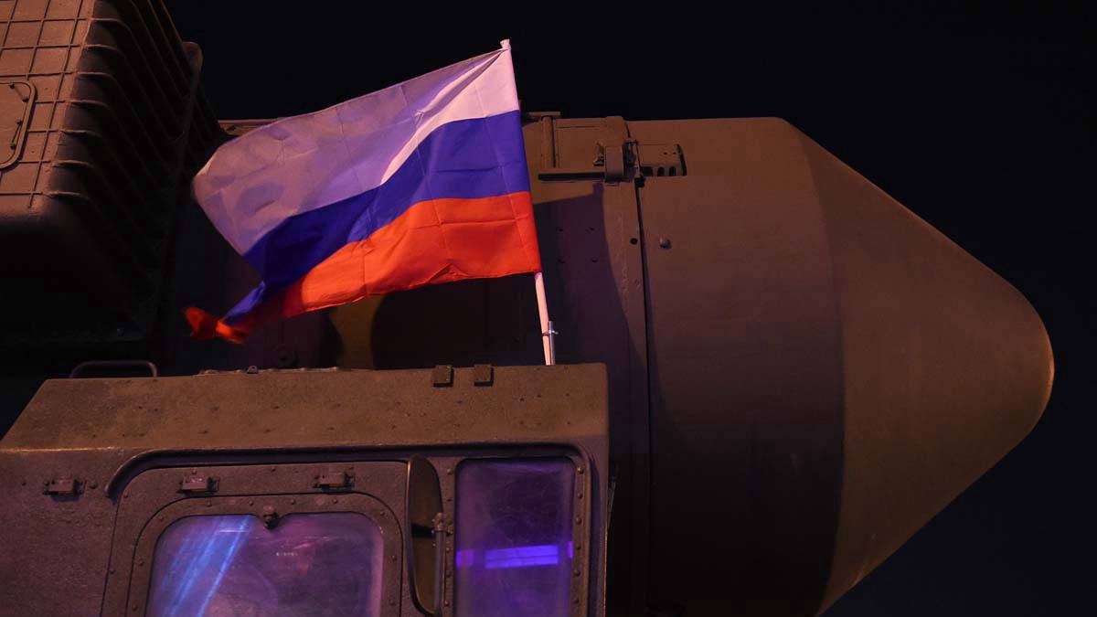 МО РФ: Колонна ПГРК «Ярс» направляется в Подмосковье в рамках подготовки к 9 Мая