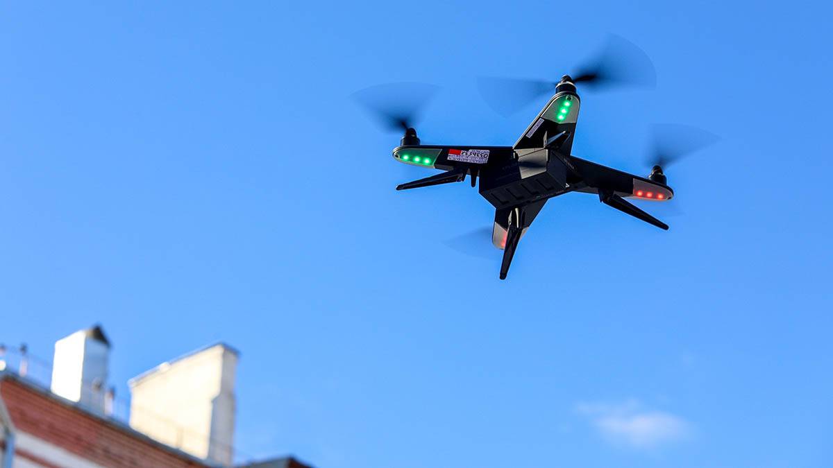 Столичная полиция предупредила об ответственности за запуск дронов