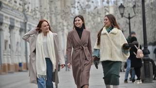 Стилист Утушкина назвала восемь предметов верхней одежды, которые должны быть в гардеробе каждой женщины Стилист Утушкина назвала восемь предметов верхней одежды, которые должны быть в гардеробе каждой женщины