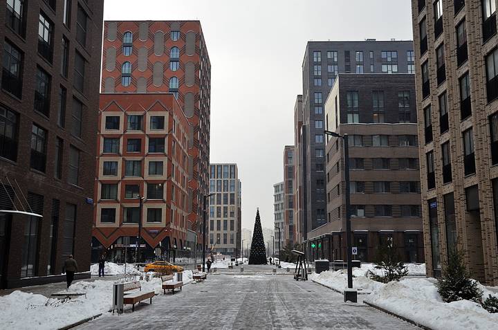 Новый жилой комплекс бизнес-класса, построенный на Автозаводской улице на юге столицы