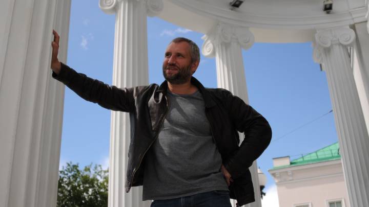 Режиссер Юрий Быков: Предавая себя, можно превратиться в монстра