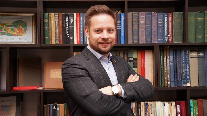 Исполняющий обязанности ректора РХТУ Илья Воротынцев: В химии много магии