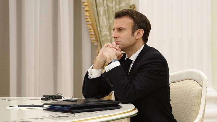 Представитель МИД Франции заявила, что Макрон обычно звонит Путину по просьбе Зеленского