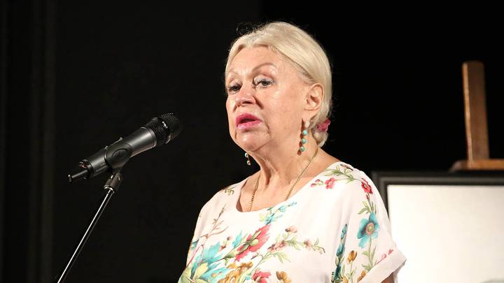 «Грустно»: вдова Караченцова прокомментировала отъезд Пугачевой
