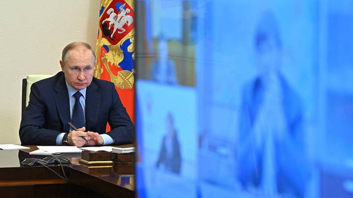 Кремль: Путин проводит закрытое совещание с представителями Минобороны
