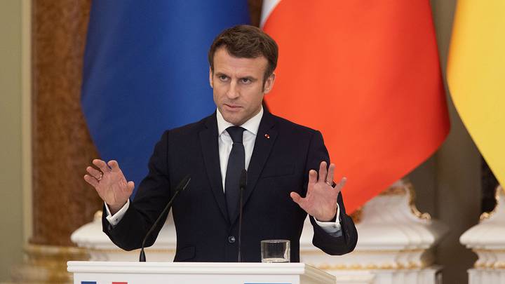 Не по Макрону треуголка Наполеона: Запад открыто обсуждает вторжение на Украину