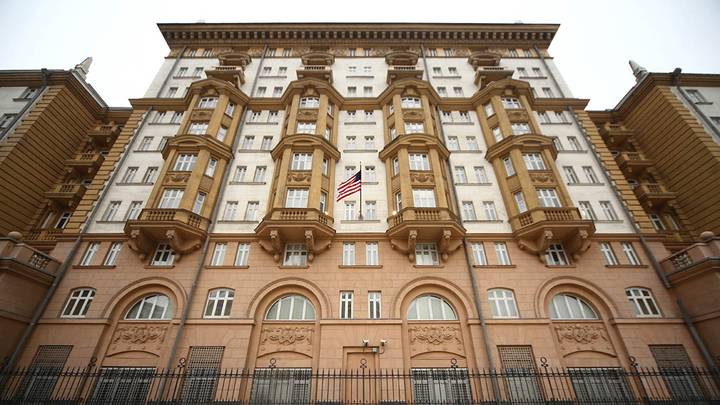 Более 200 тысяч москвичей проголосовали за название площади около посольства США
