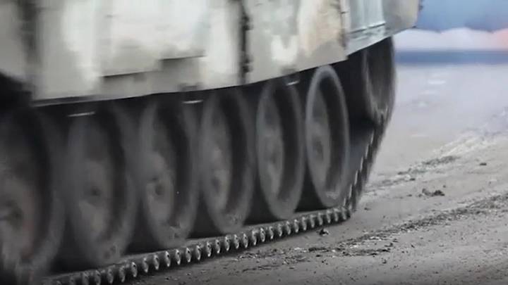 Наш бронепоезд ушел с запасного пути