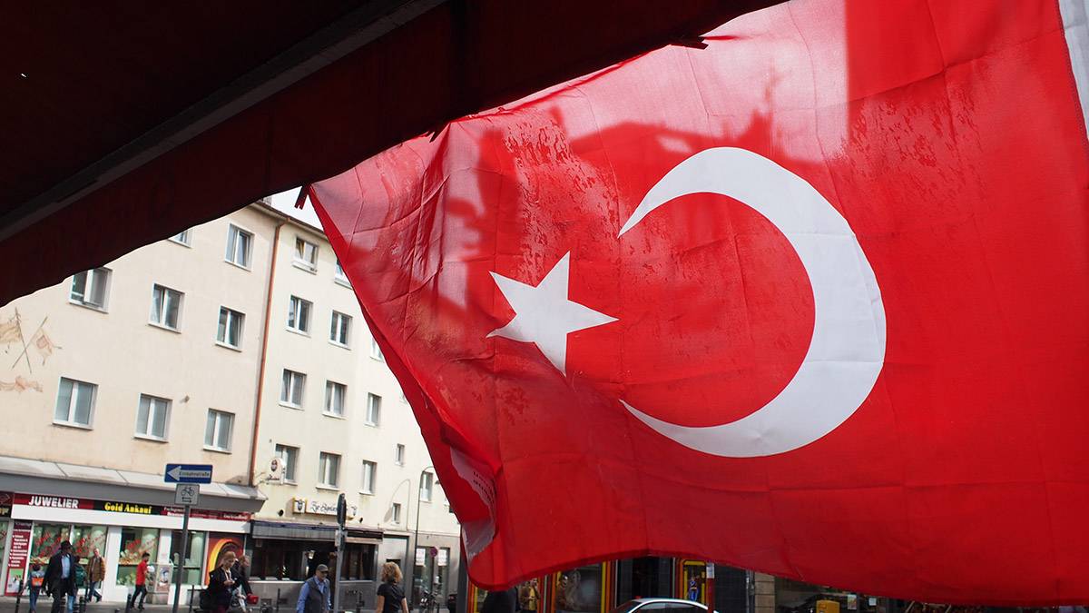 Турецким школьникам продлили каникулы на неделю из-за землетрясения