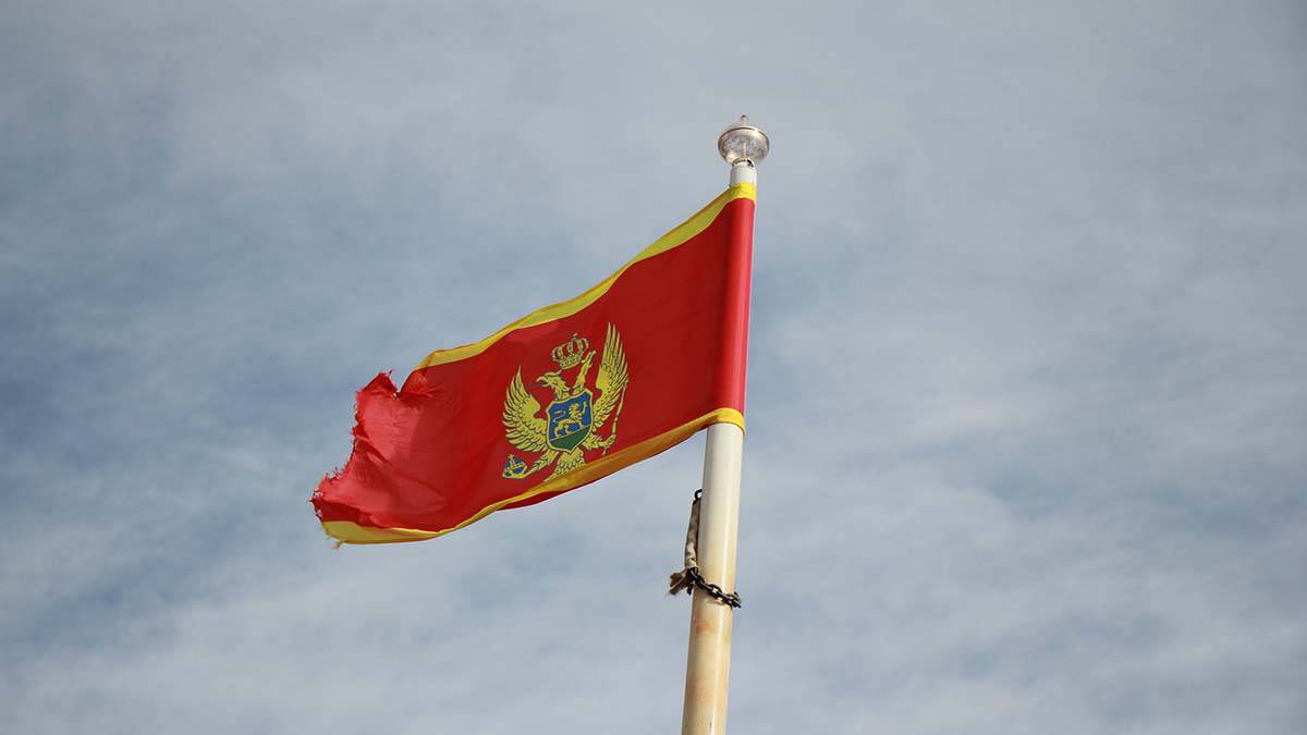 Россия приостановила работу консульства в Черногории из-за враждебных действий