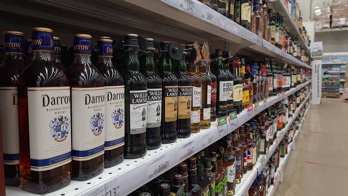 Продажу алкоголя военнослужащим запретили в Запорожской области