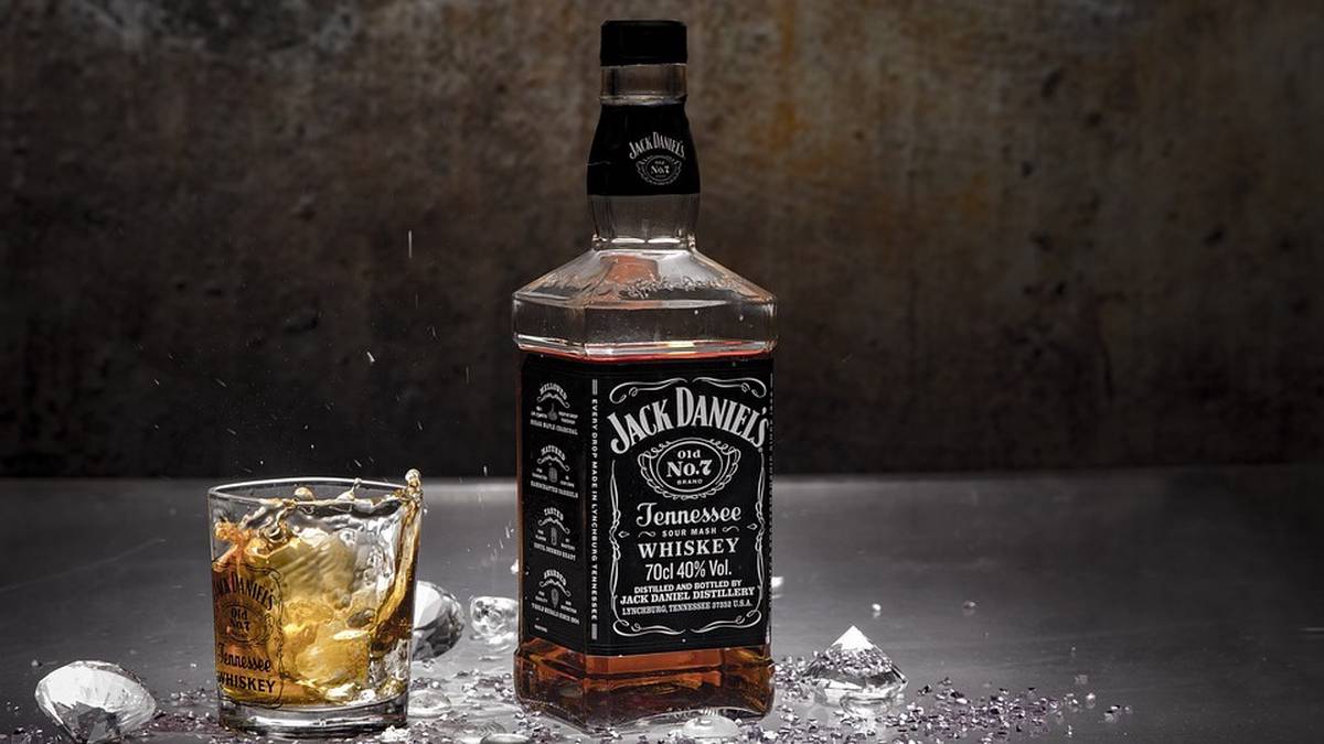 Производитель виски Jack Daniels приостановил работу в РФ