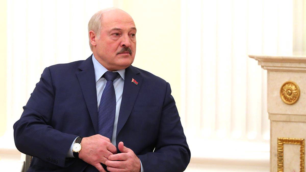 Лукашенко заявил, что быть президентом ему «уже осточертело»