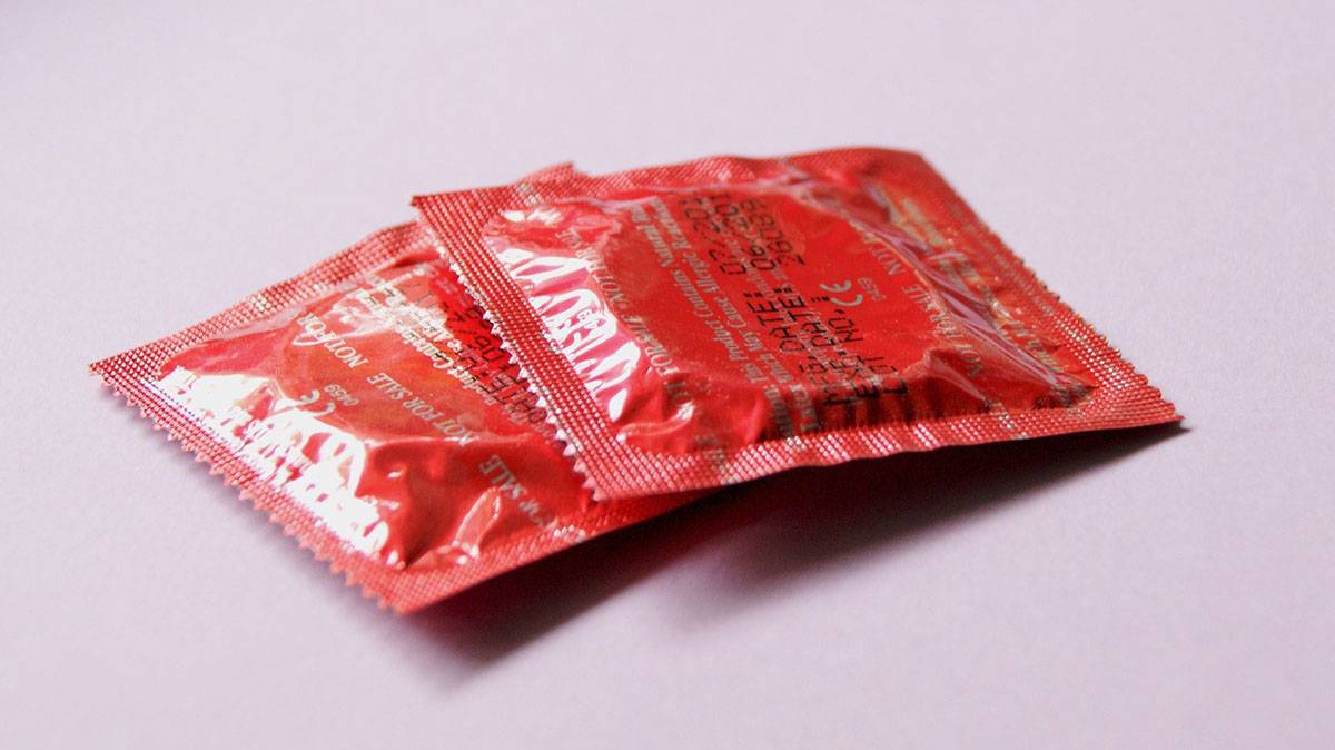 Минпромторг РФ предложил маркировать медицинские маски, шприцы и презервативы