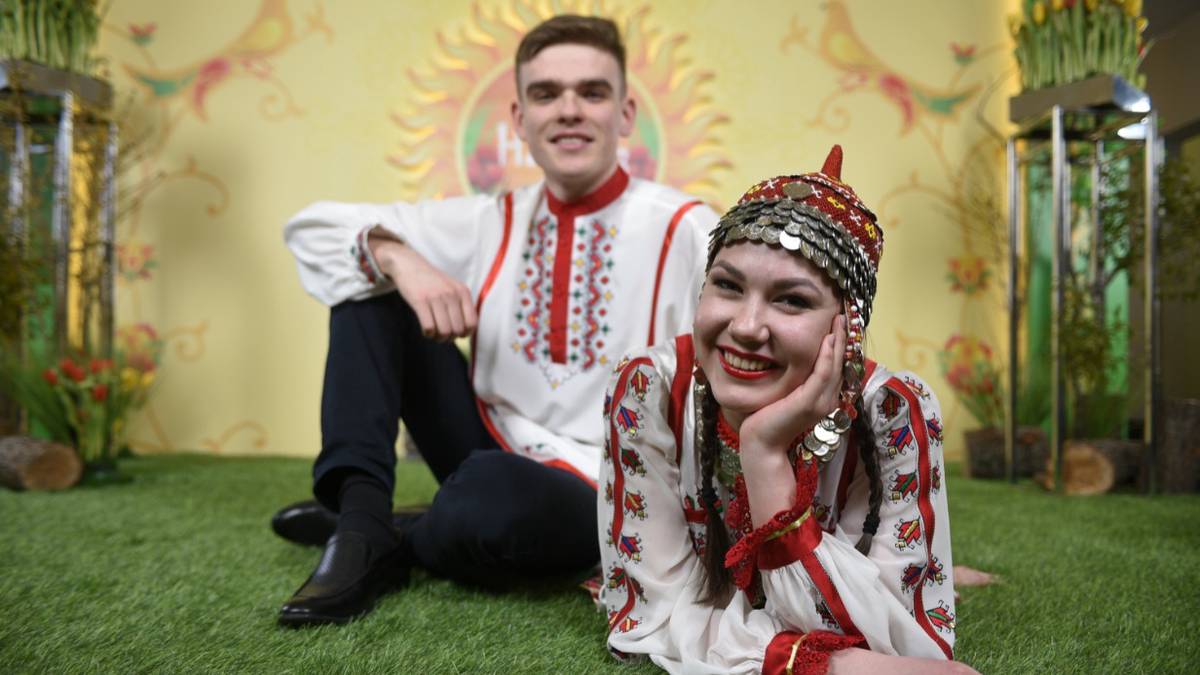 Россиян пригласили поучаствовать в фотоконкурсе «Мама и дети в национальных костюмах»