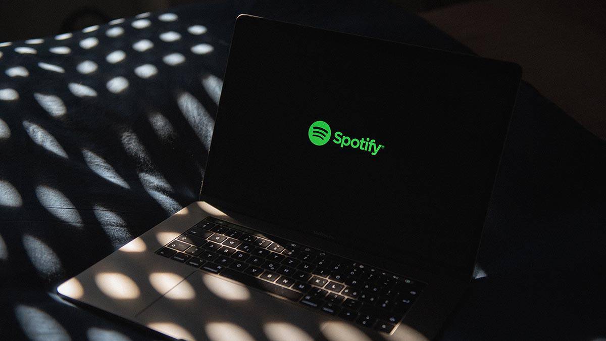 Spotify удалил десятки тысяч созданных искусственным интеллектом песен