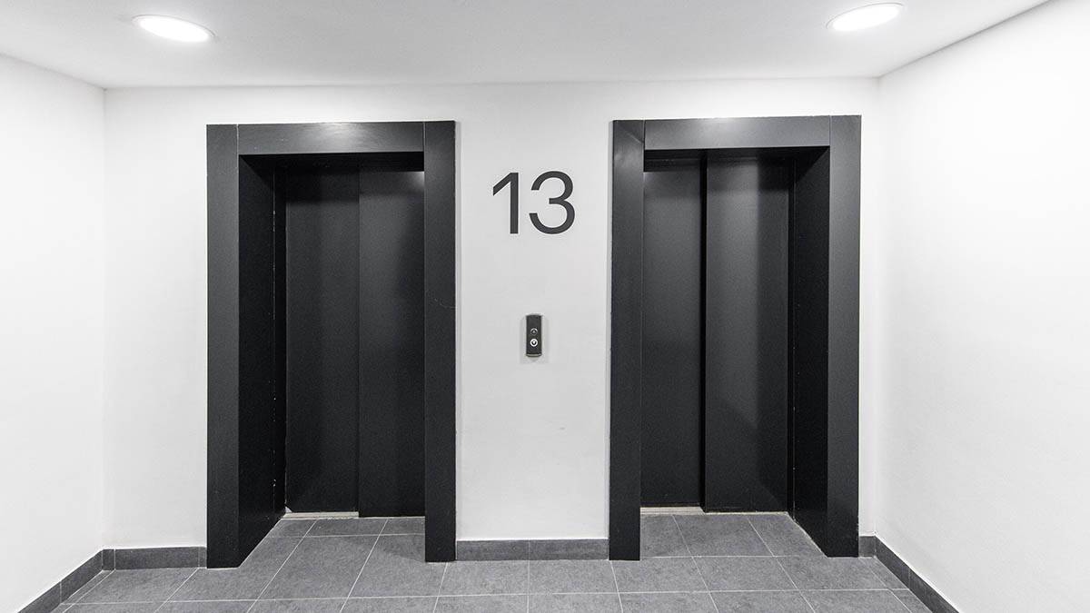Свыше 3,2 тысячи лифтов заменят в Москве в 2023 году