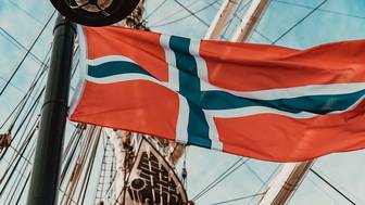 Норвегия направит двух военных в Гренландию для ответа США