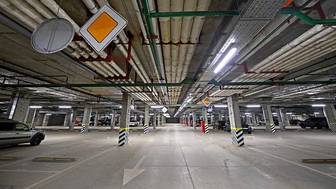 Василий Десятков: Архитектурные панели начали монтировать на фасадах паркинга около станции метро Рассказовка