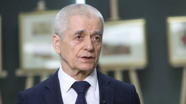 Онищенко напомнил о необходимости вакцинации от гриппа и коронавируса