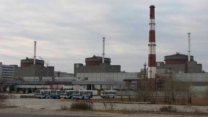 Украинская армия при обстреле Запорожской АЭС повредила систему охлаждения станции