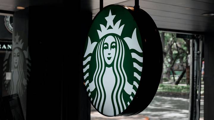 Названы владельцы сети кофеен Starbucks в России