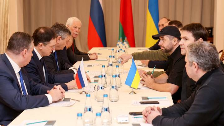 В Крыму заявили о наличии американского шпиона среди переговорщиков от Украины