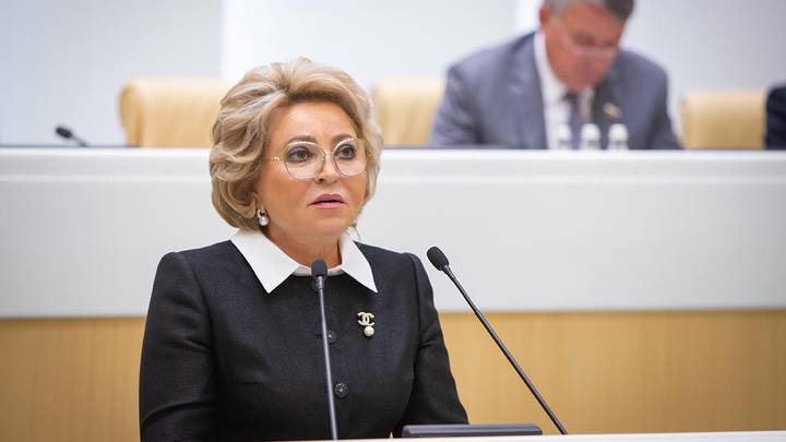 Матвиенко призвала не торопиться в вопросах отказа от ЕГЭ в России