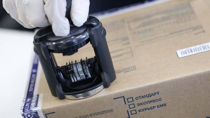 Успеть до Нового года: стоит ли заказывать подарки из-за рубежа и какие схемы доставки доступны россиянам