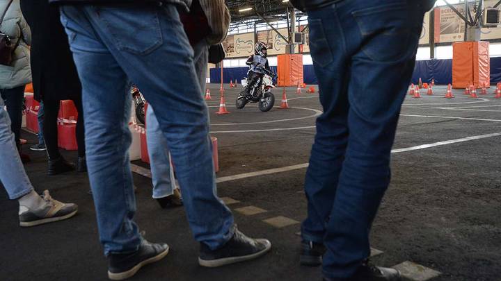 Детские соревнования в мотошколе Мосгортранса / Фото: Александр Кочубей / Вечерняя Москва