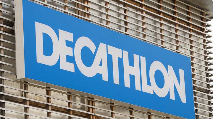 Компания «Декатлон» приостановила деятельность в России