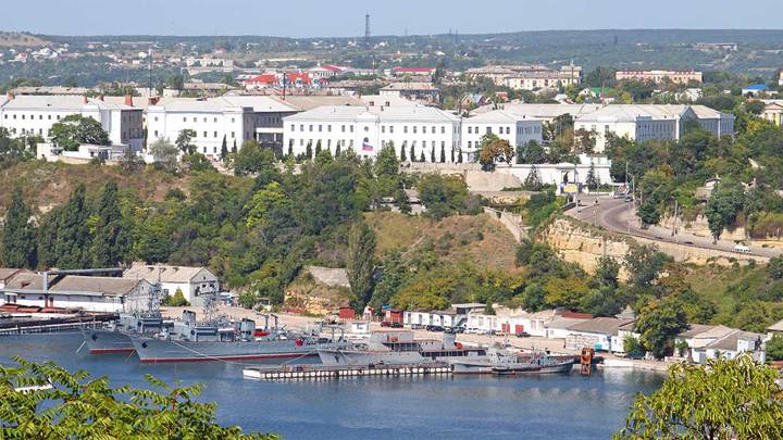 Система ПВО сбила беспилотник в пригороде Севастополя