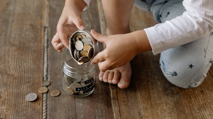 Рублик или доллар под ногами