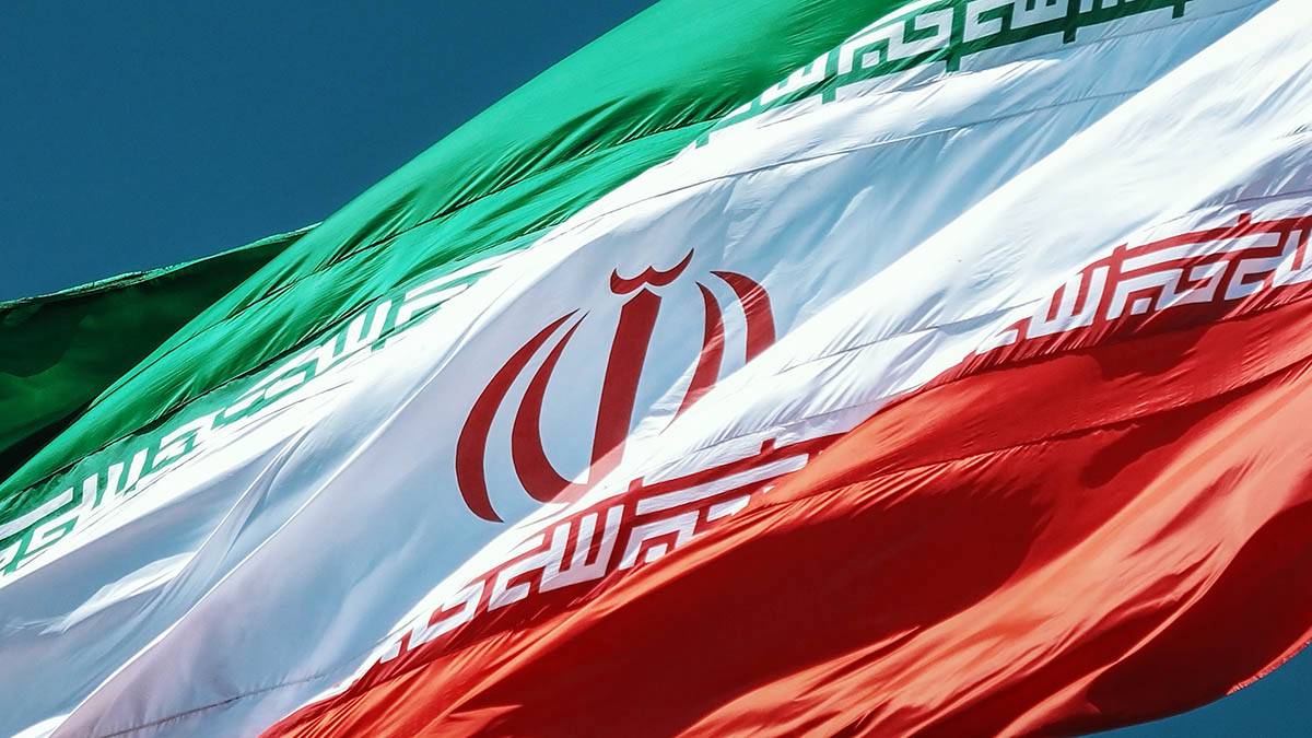 Вертолет с министром спорта Ирана потерпел крушение на юге страны