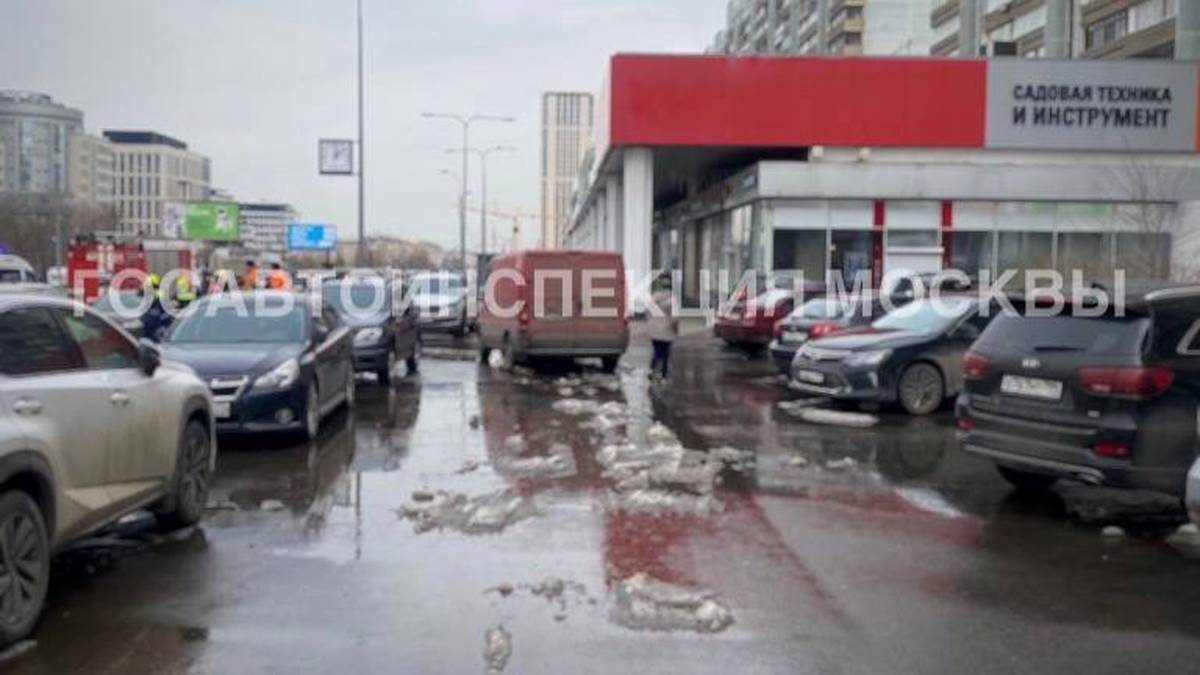 Водитель автомобиля насмерть сбил пенсионерку на Ленинском проспекте