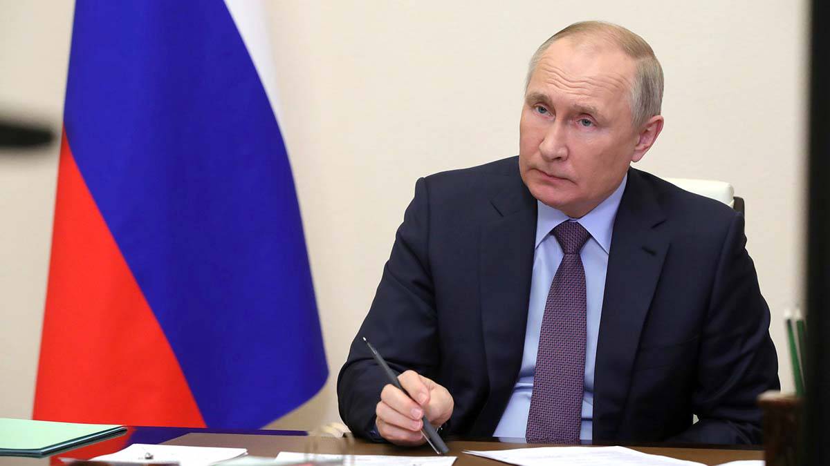 Путин подписал указ о выплате двойного оклада командированным в новые регионы чиновникам