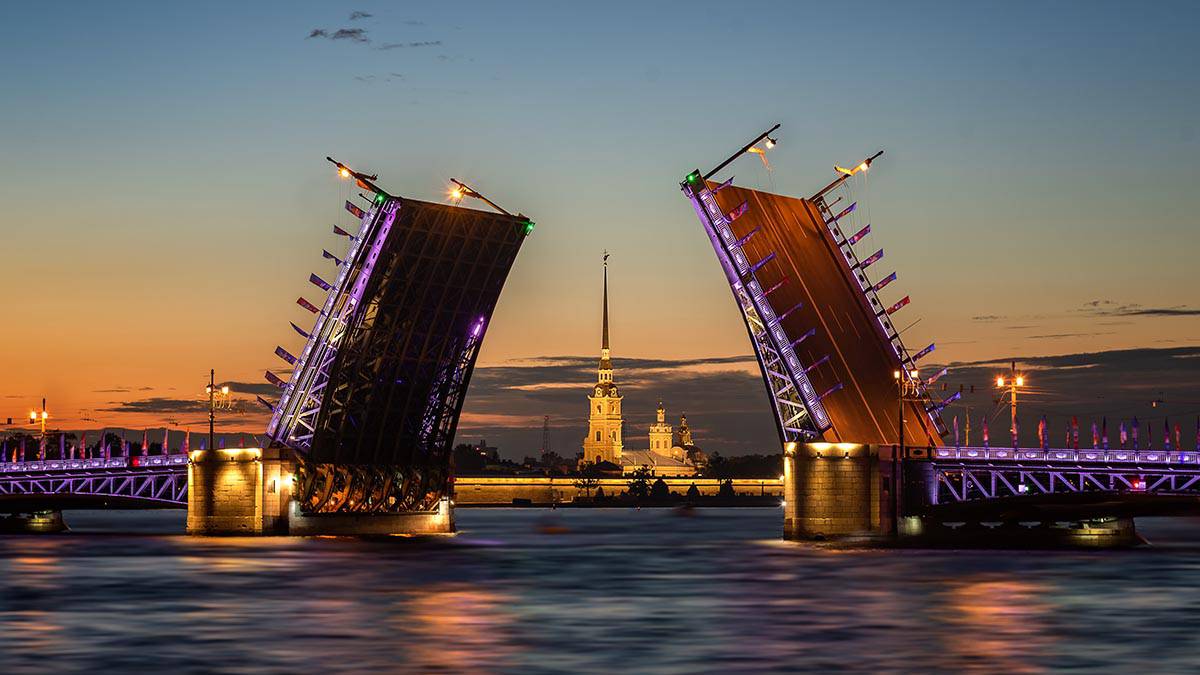 Сезон разведения мостов стартовал в Санкт-Петербурге