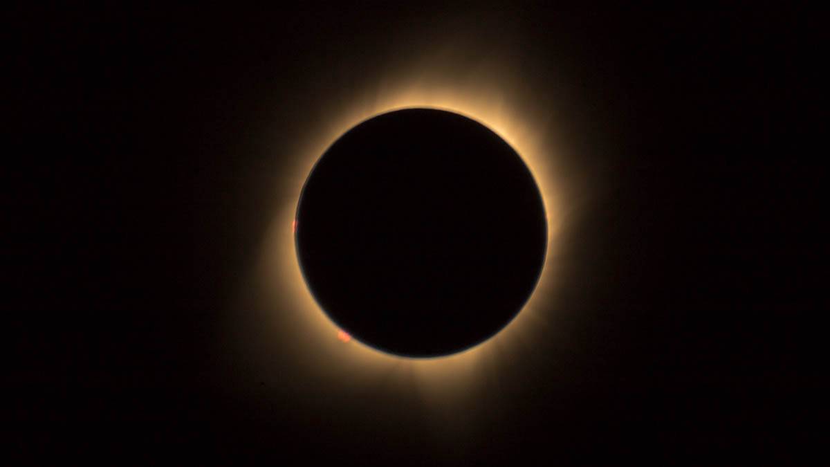 Солнечное затмение «черная Луна»: что можно и чего нельзя делать 25 октября