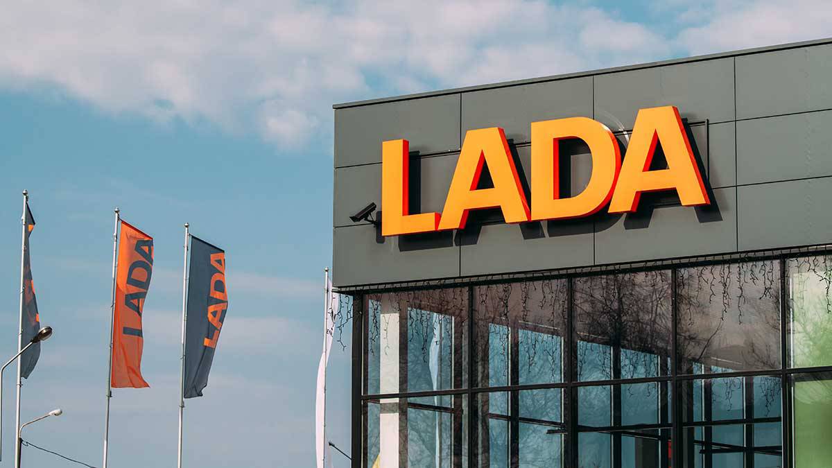 «АвтоВАЗ» возобновил производство автомобилей Lada Vesta NG