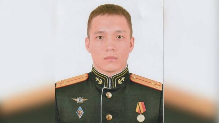 Неустрашимые десантники, расчетливые артиллеристы, отважные стрелки