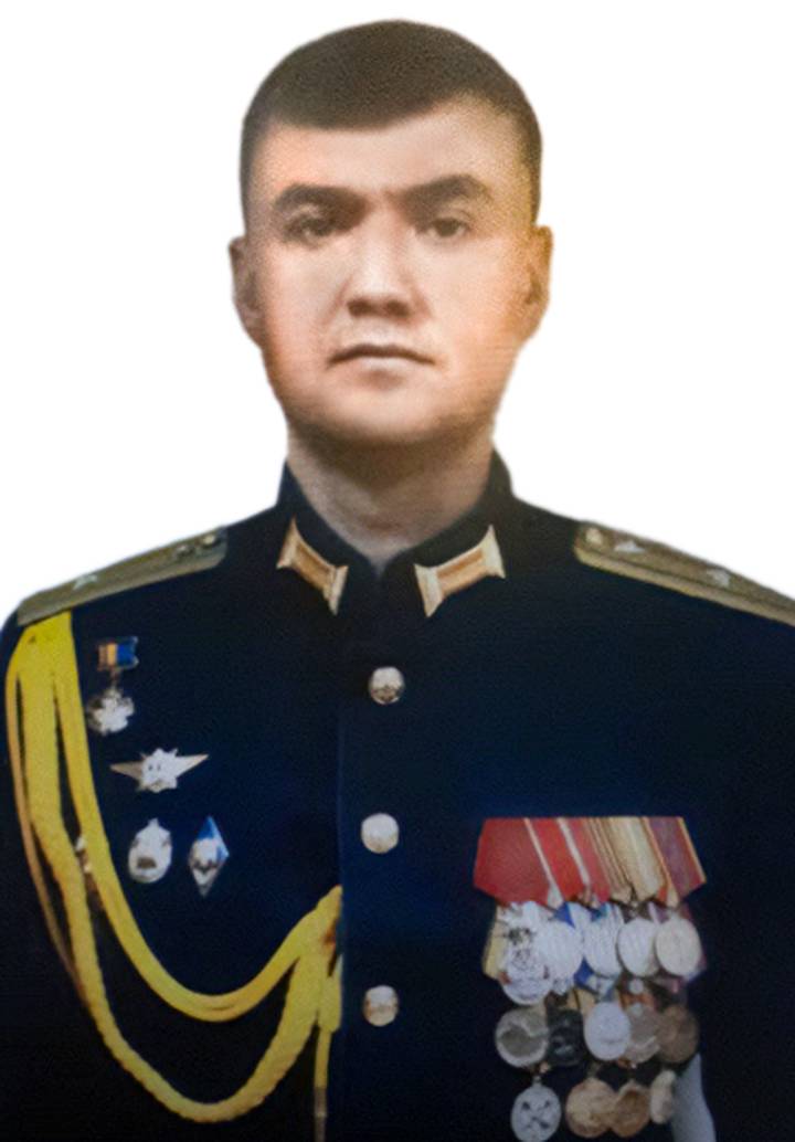 Российские воины побеждают превосходящего числом врага