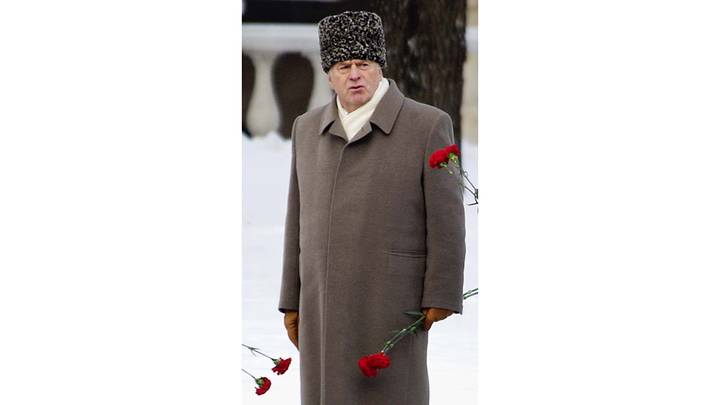 Во время церемонии возложения венков к могиле Неизвестного солдата, 2005 год / Фото: ИТАР-ТАСС/ Федор Савинцев Во время церемонии возложения венков к могиле Неизвестного солдата, 2005 год / Фото: ИТАР-ТАСС/ Федор Савинцев