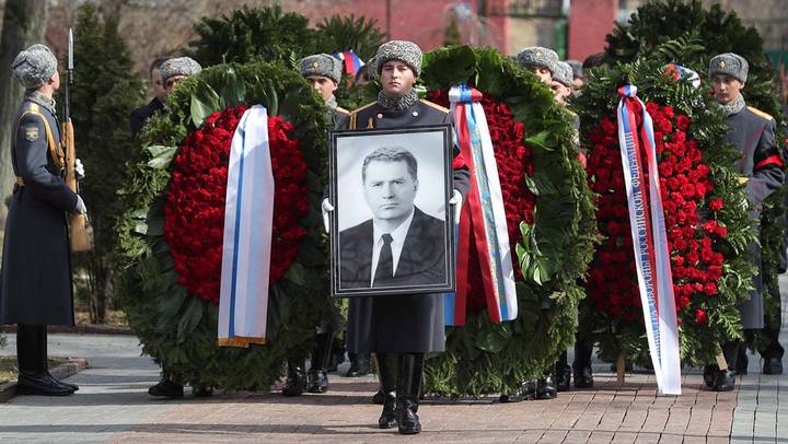 Владимира Жириновского похоронили на Новодевичьем кладбище