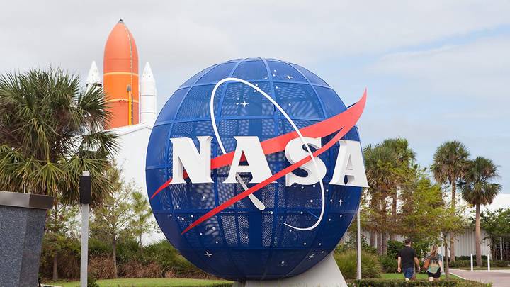 NASA опубликовало спутниковый снимок с Украиной, погрузившейся в темноту