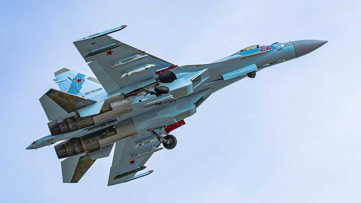 Минобороны России показало вылеты Су-35С и Су-30СМ в ходе спецоперации