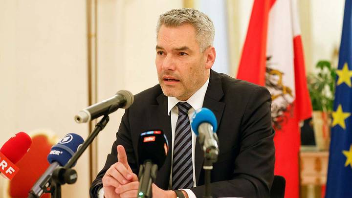 Нехаммер признал, что санкции против России действуют медленнее ожидаемого